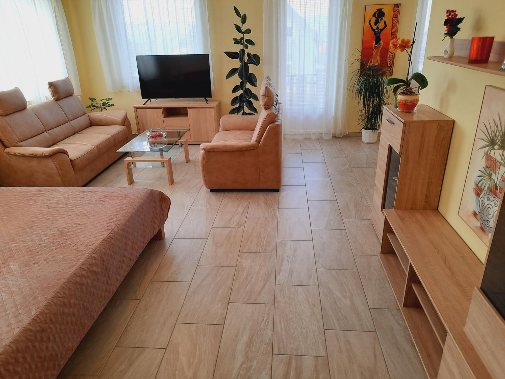 Apartmanház King Heviz Exterior foto