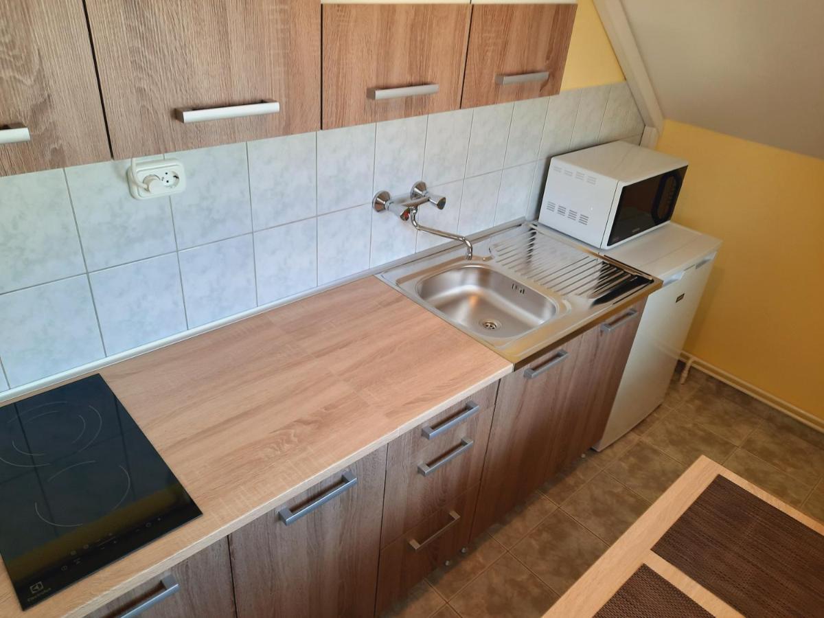 Apartmanház King Heviz Exterior foto