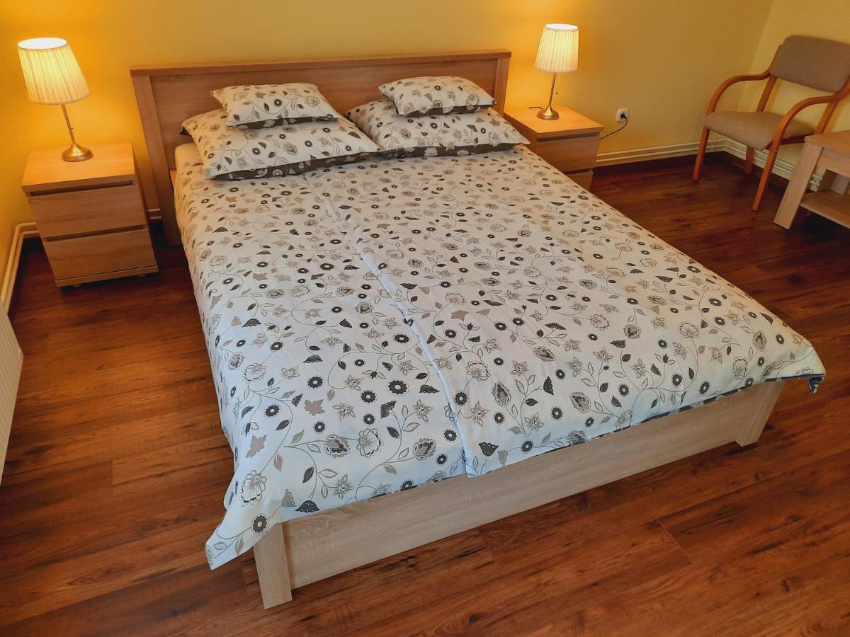 Apartmanház King Heviz Exterior foto