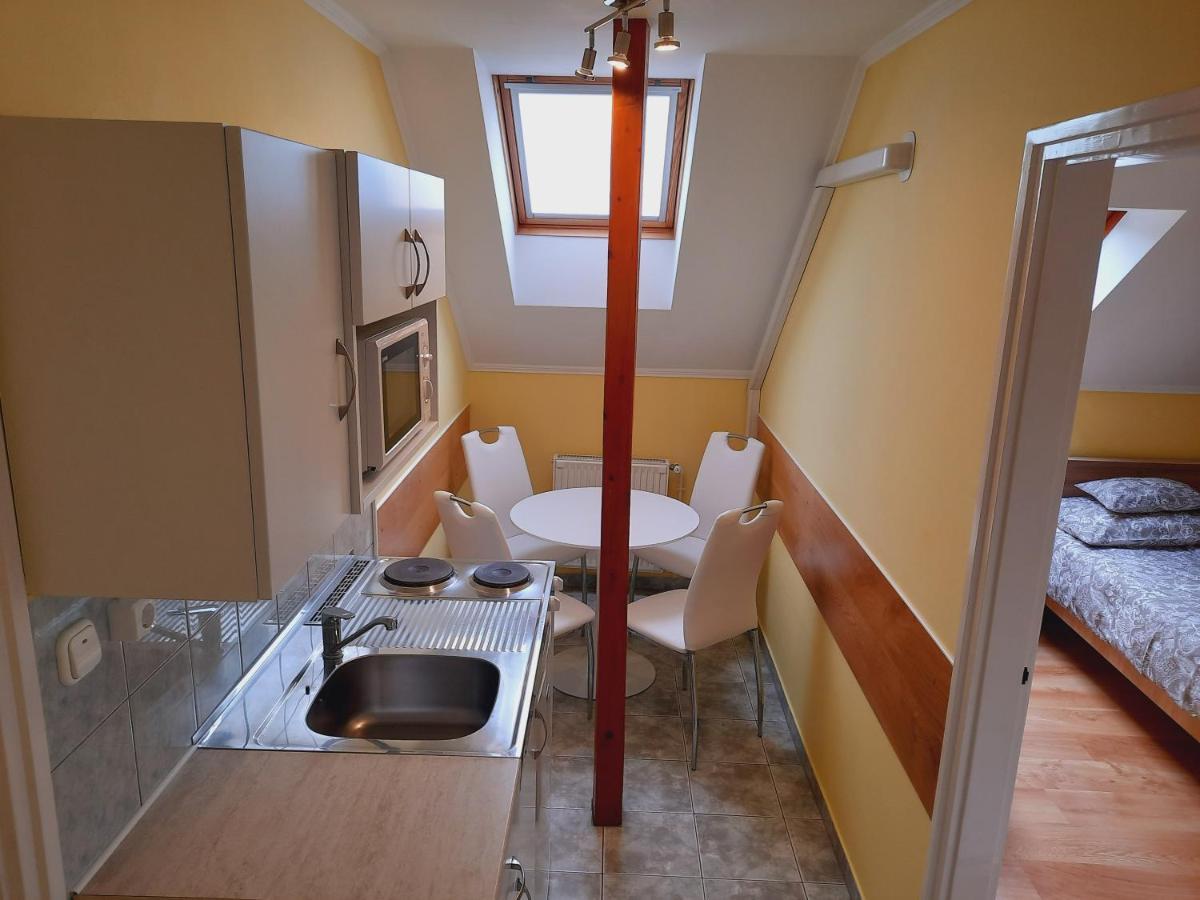 Apartmanház King Heviz Exterior foto