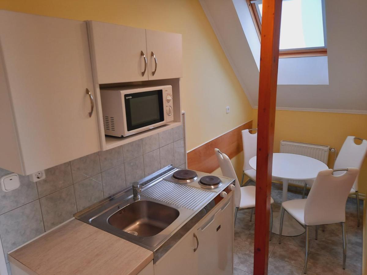 Apartmanház King Heviz Exterior foto