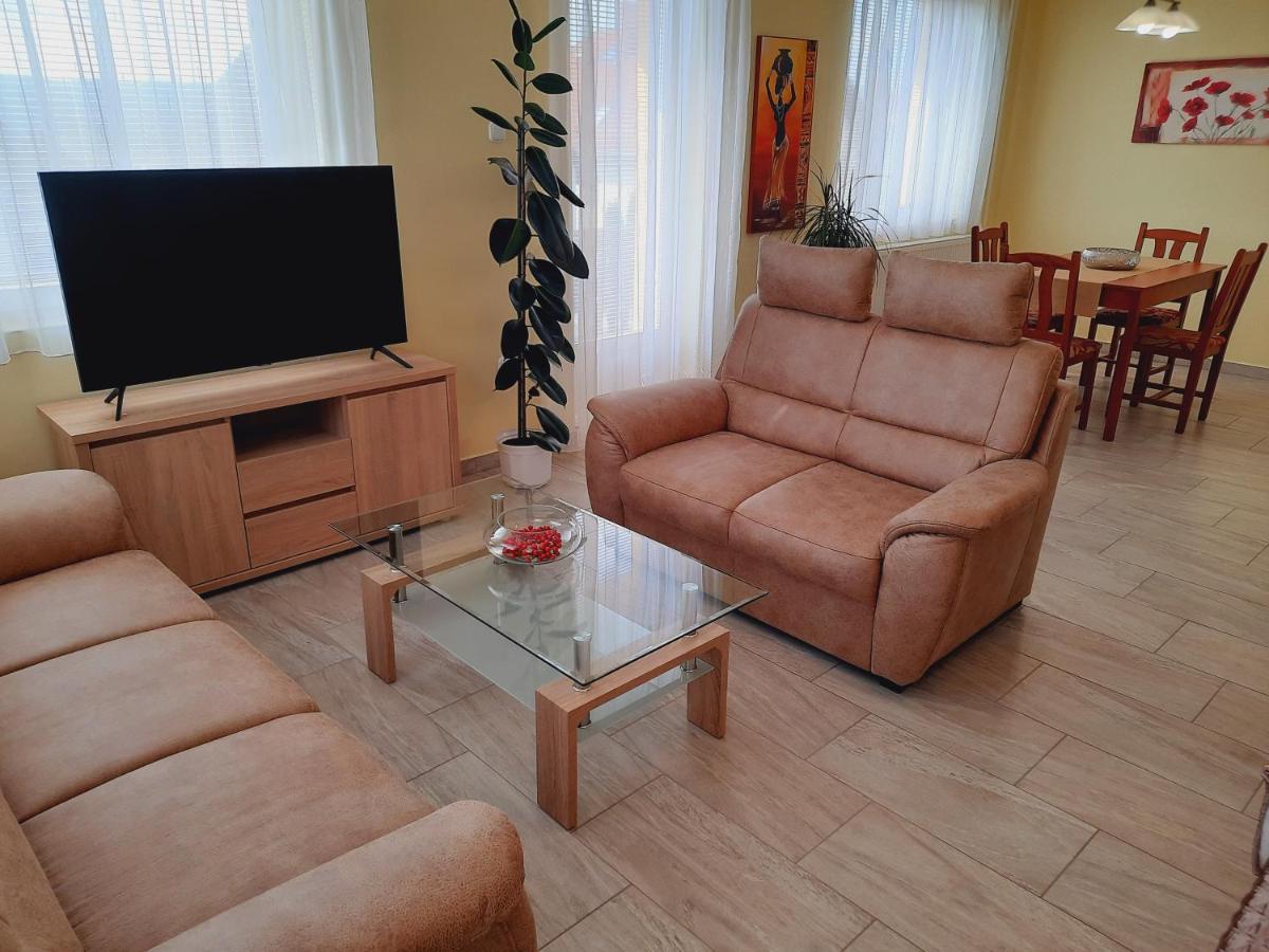 Apartmanház King Heviz Exterior foto
