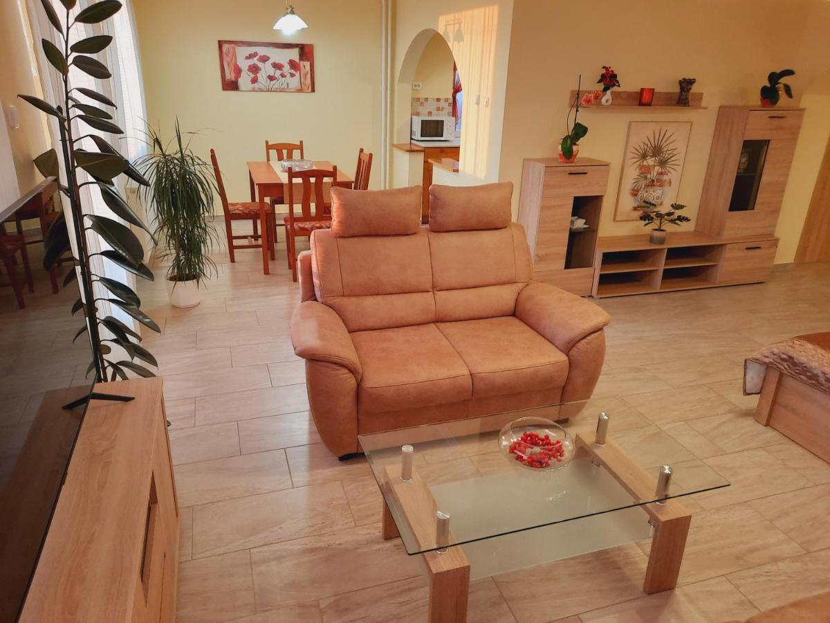 Apartmanház King Heviz Exterior foto