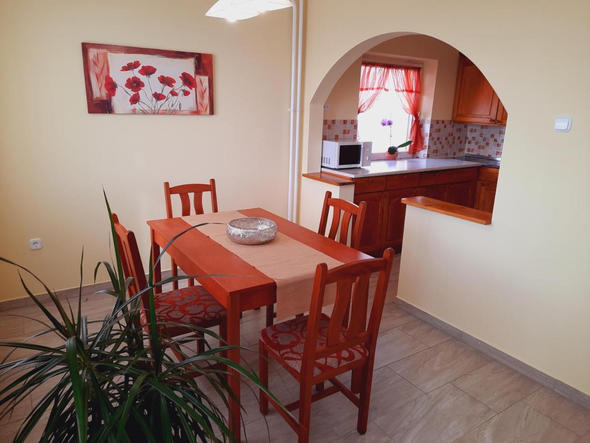 Apartmanház King Heviz Exterior foto
