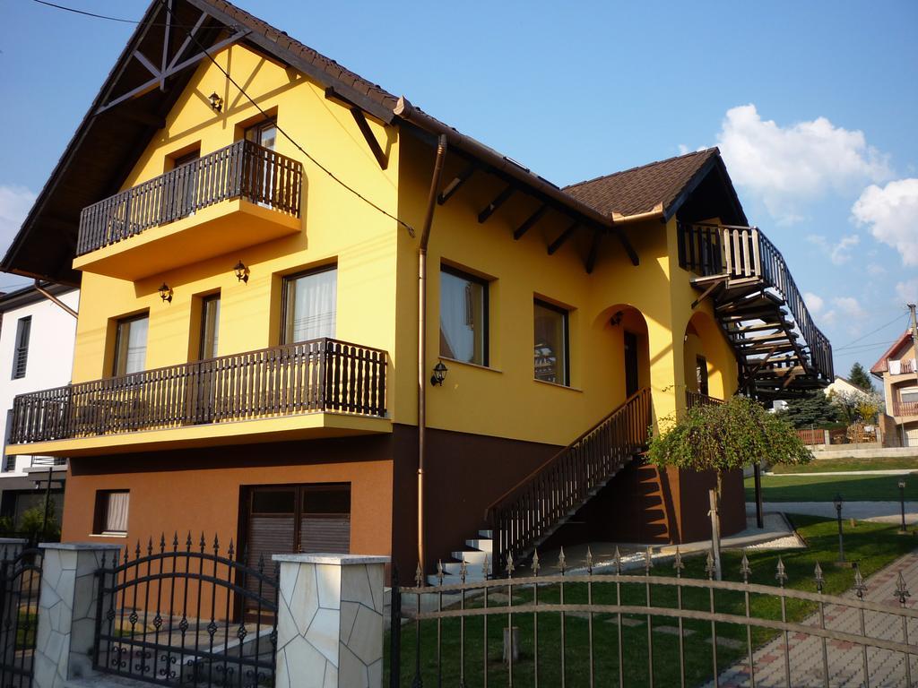 Apartmanház King Heviz Exterior foto