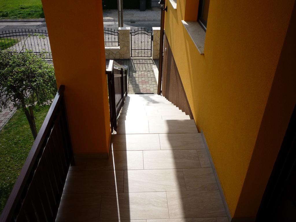 Apartmanház King Heviz Exterior foto