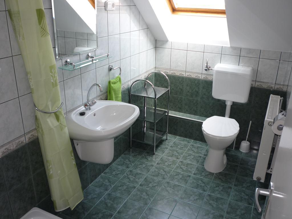 Apartmanház King Heviz Exterior foto