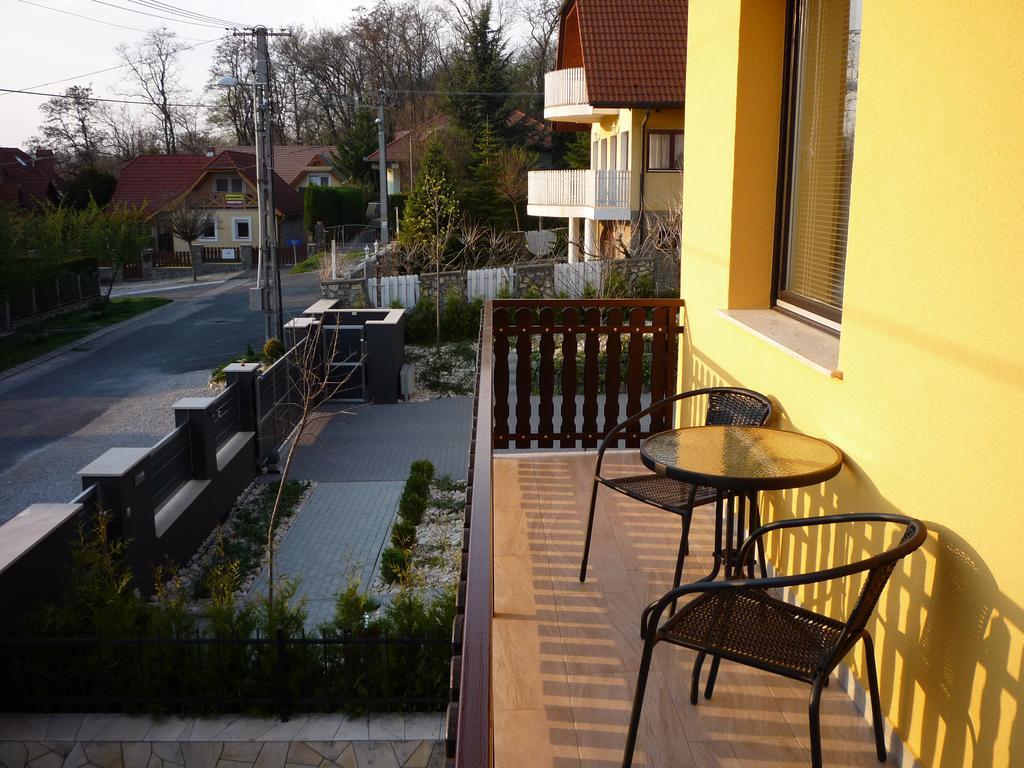 Apartmanház King Heviz Exterior foto